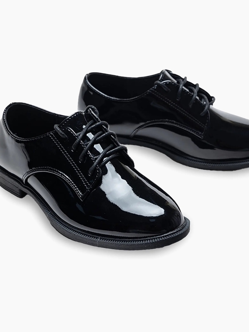 Corafoam Lace-Up Dress Shoe